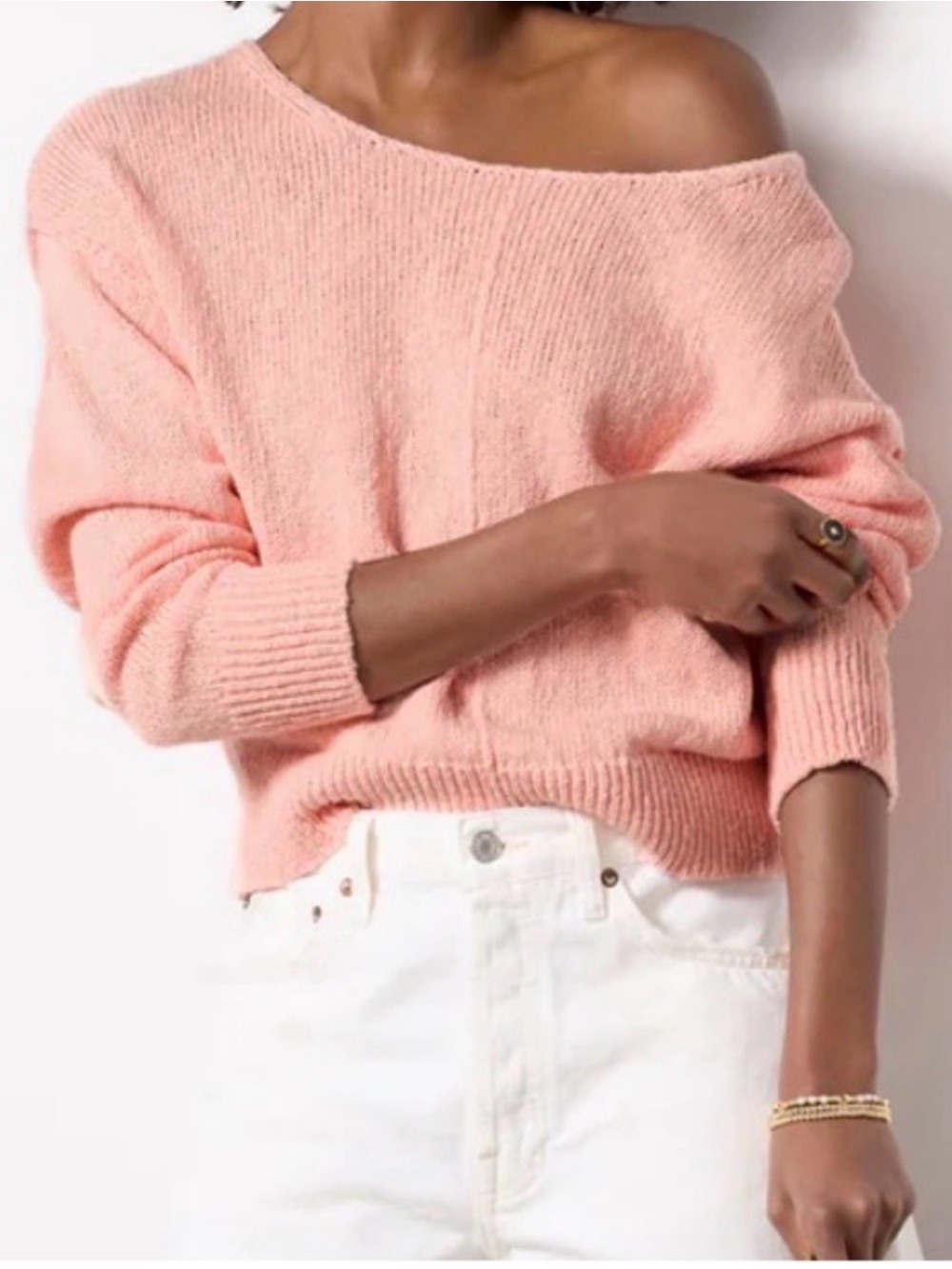 Like NEW Evereve NAIA Soft Off-Shoulder Women's Sweater in Peach